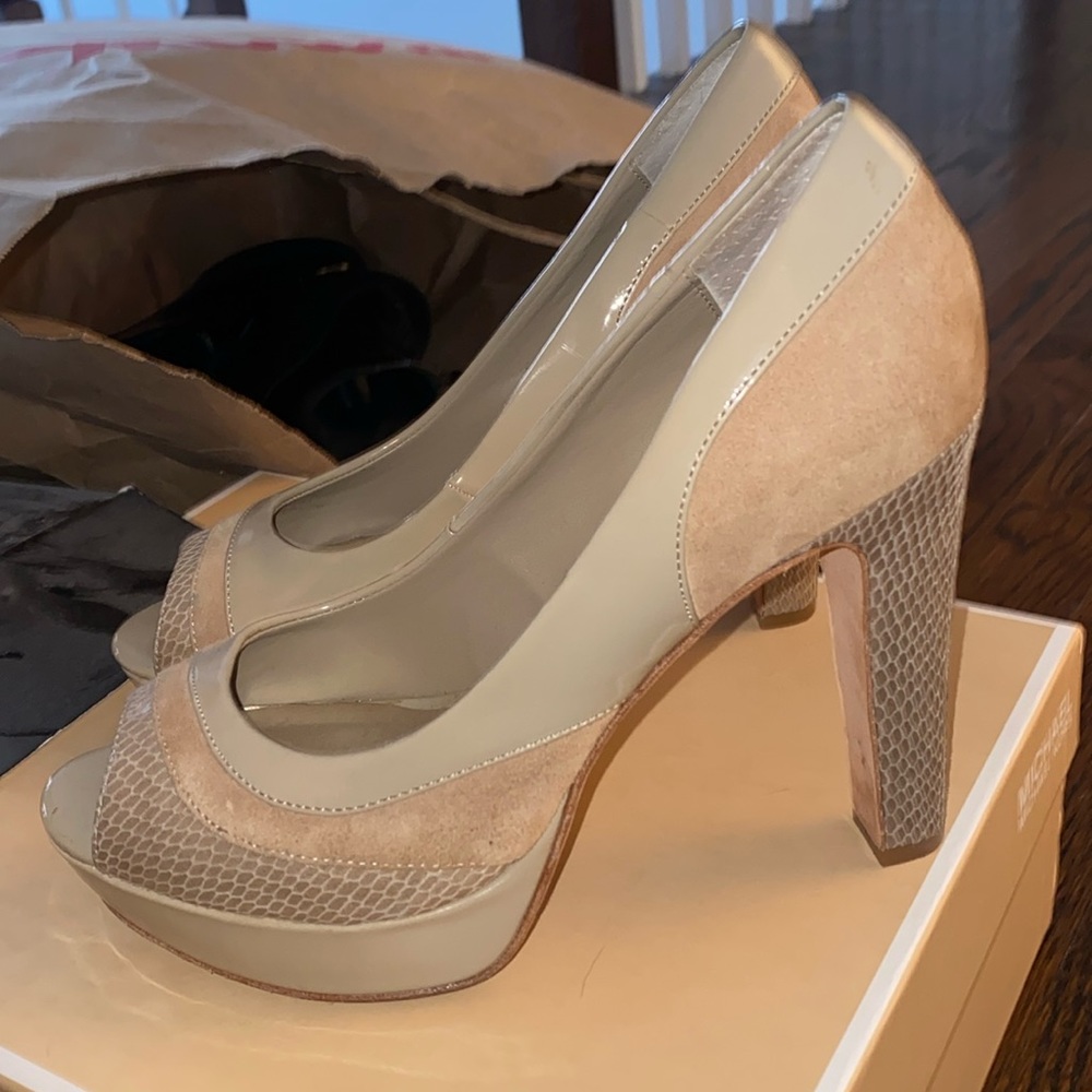 White House Black Market Trista heel